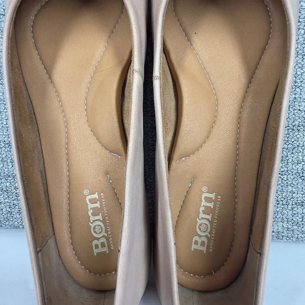 BORN WOMEN'S BECA BEIGE LEATHER SLIP‑ON CASUAL FLATS – SIZE 7.5M – ROUND TOE